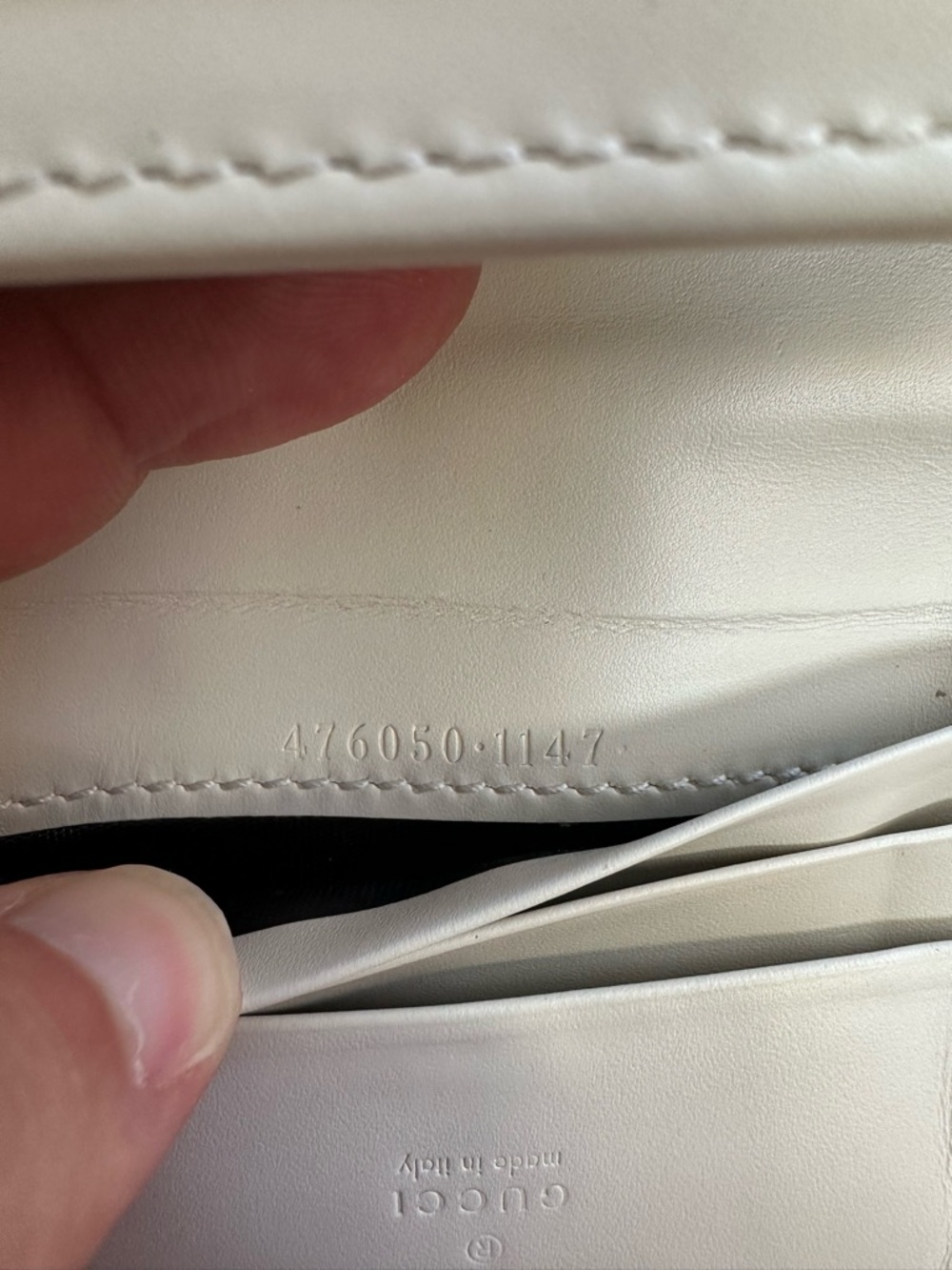 Gucci Signature Cherry Leather Compact Wallet - Authentic - White - New w/ Flaws - Picture 12 of 14